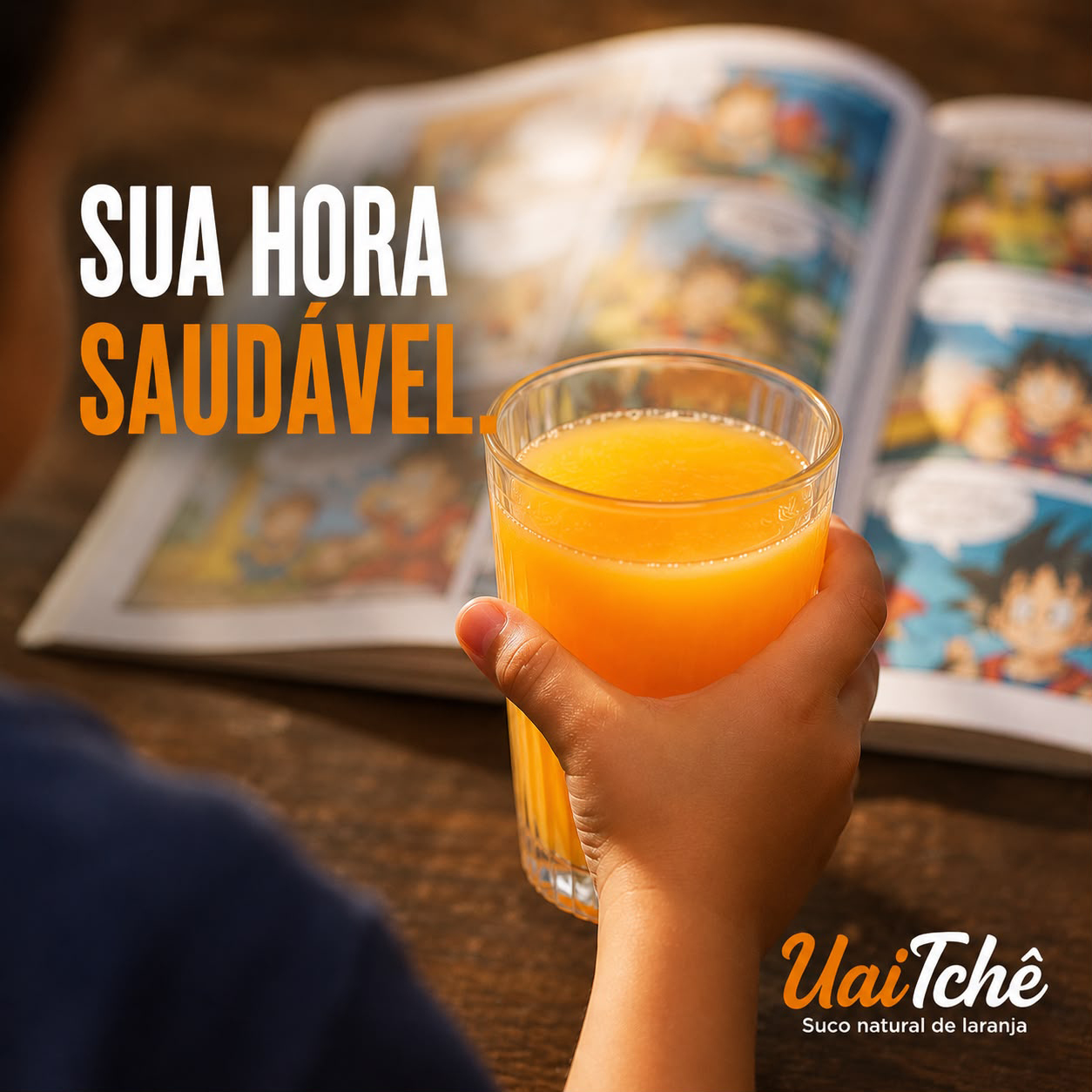 Copo de suco de laranja em um café da manhã
